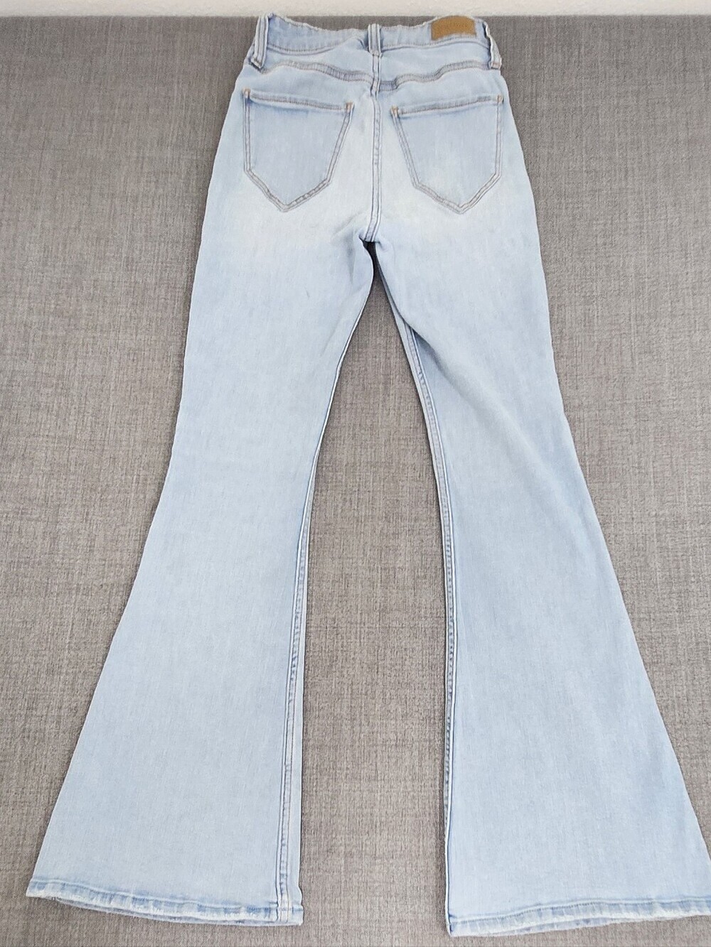 Hollister Curvy High-Rise Flare Soft Stretch Denim Jeans. W27R - Picture 4 of 12